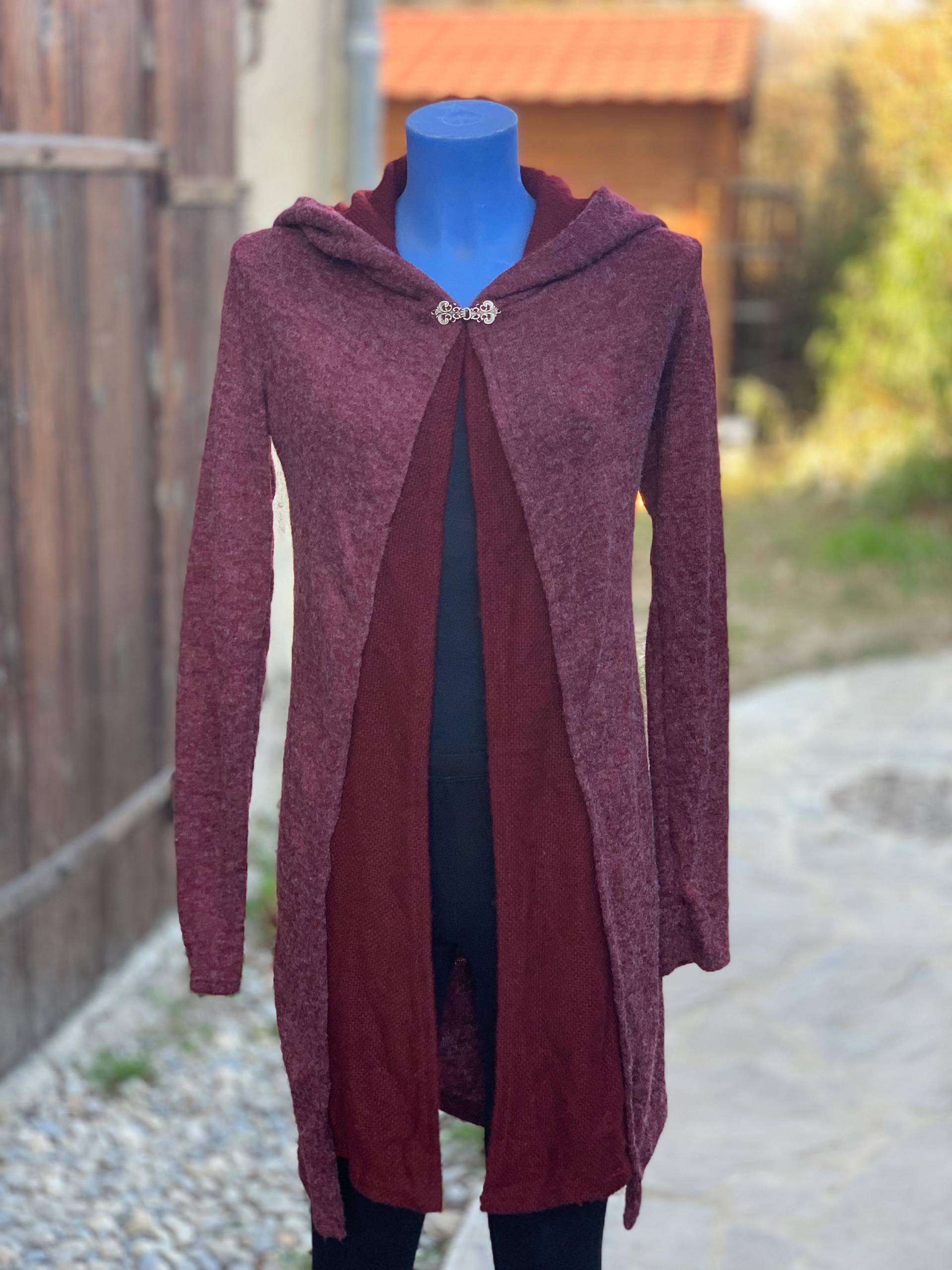 Lange Strickjacke Mit Großer Kapuze - Feenmantel Festliche Kleidung Kapuzencape Daumenloch Senffarben Lange Strickjacke Mit Großer Kapuze - Feenmantel Festliche Kleidung Kapuzencape Daumenloch Senffarben von JungleTripWear