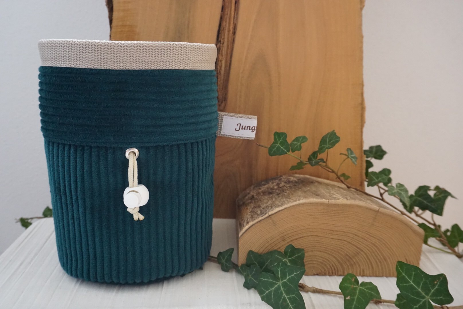 Handgenähter Chalkbag Cordstoff Petrol von JungspundChalkbags