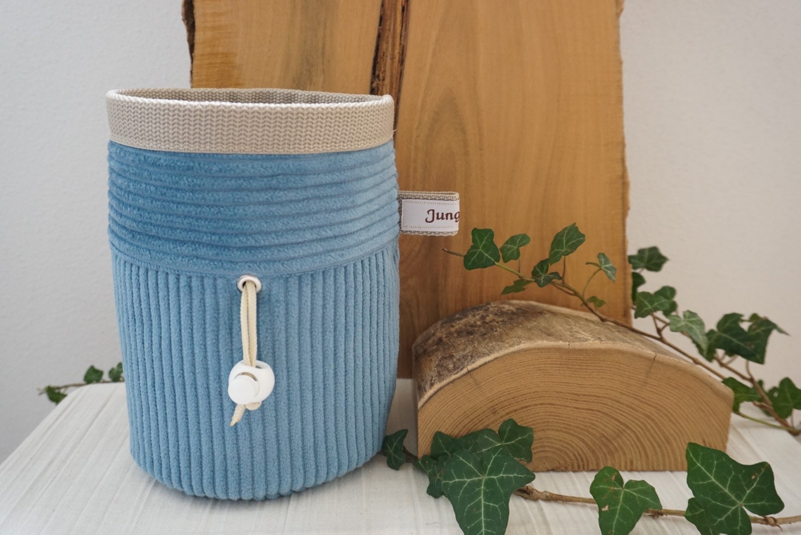 Handgenähter Cord Chalkbag Kräftiges Hellblau von JungspundChalkbags