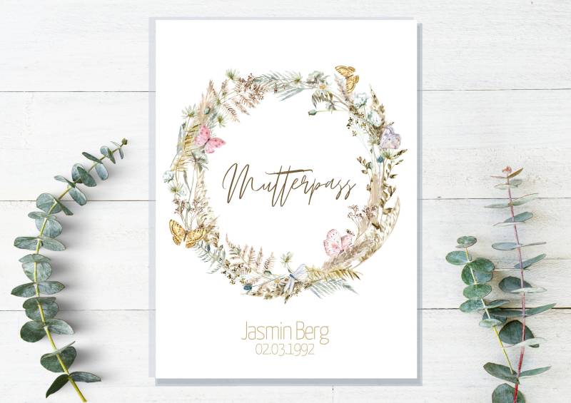 Mutterpasshülle | Schmetterlinge Trockenblumen| Personalisiert Mit Namen Schwangerschaft Mutterpass Geschenk Für Schwangere Geburt von JuniaGeschenkeladen