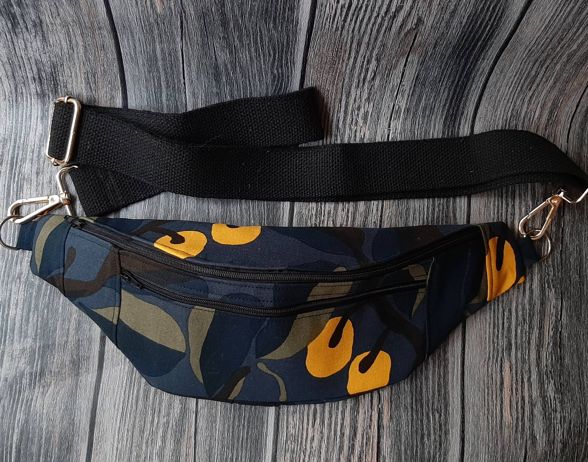 Kleine Umhängetasche Für Damen, 100 % Baumwollstoff, Handgefertigt in Finnland Kleine Umhängetasche Für Damen, 100 % Baumwollstoff, Handgefertigt in Finnland von Juniart
