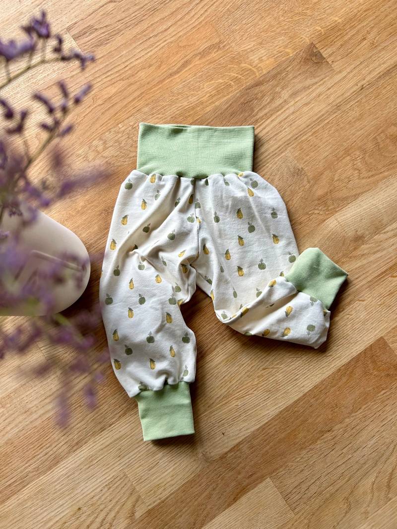 Pumphose Birnen Und Äpfel Mit Bequemen Bündchen Baby/Kind, Hose Aus Weichem Jersey von Junikindnaeht