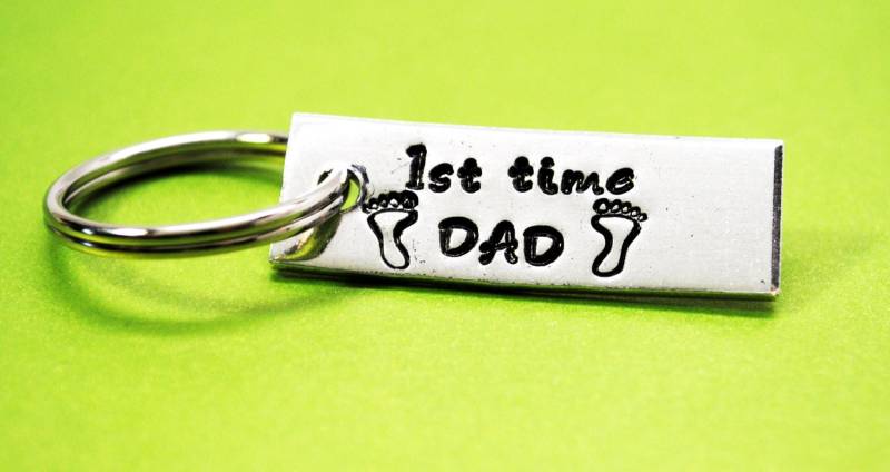 Ersten Mal Papa-Hand Gestempelt Aluminium Schlüsselanhänger - Vatertag Schmuck, Geschenke, Jubiläum Für Neue Väter von JuniperRoadJewelry