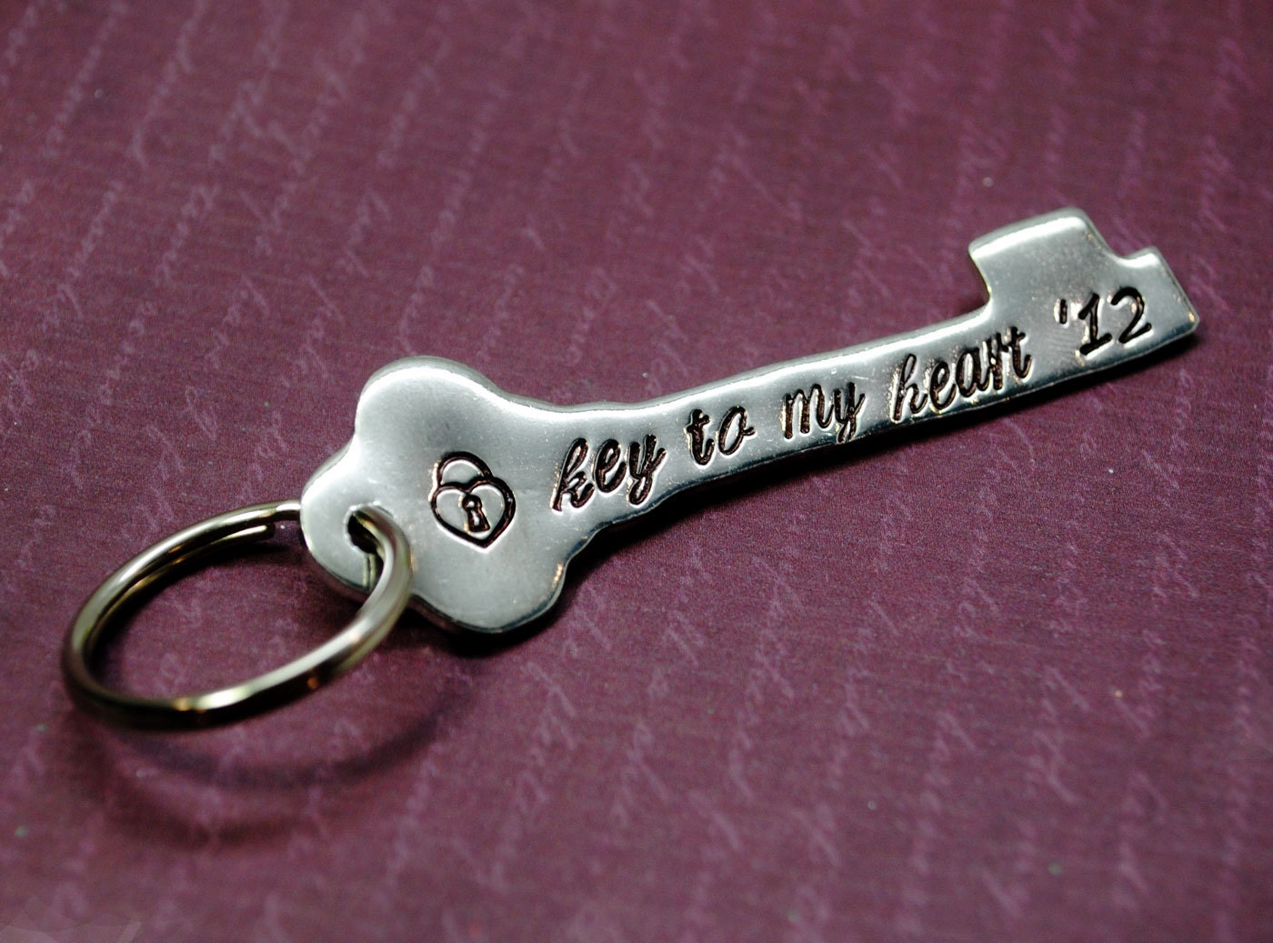 Schlüssel Zu Meinem Herzen Mit Datum Personalisierung- Aluminium Schlüsselanhänger - Perfekt Zum Valentinstag, Jahrestag Oder Hochzeit Schlüssel Zu Meinem Herzen Mit Datum Personalisierung- Aluminium Schlüsselanhänger - Perfekt Zum Valentinstag, Jahrestag Oder Hochzeit von JuniperRoadJewelry