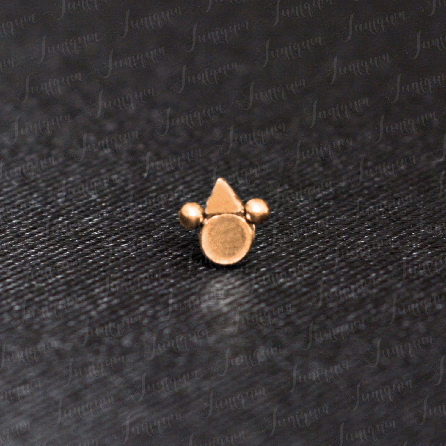 Dermaler Top-Schmuck. Hautpiercing-Schmuck. Körperpiercing Aus Chirurgenstahl. Dermal-Anker-Oberteil von Juniqum