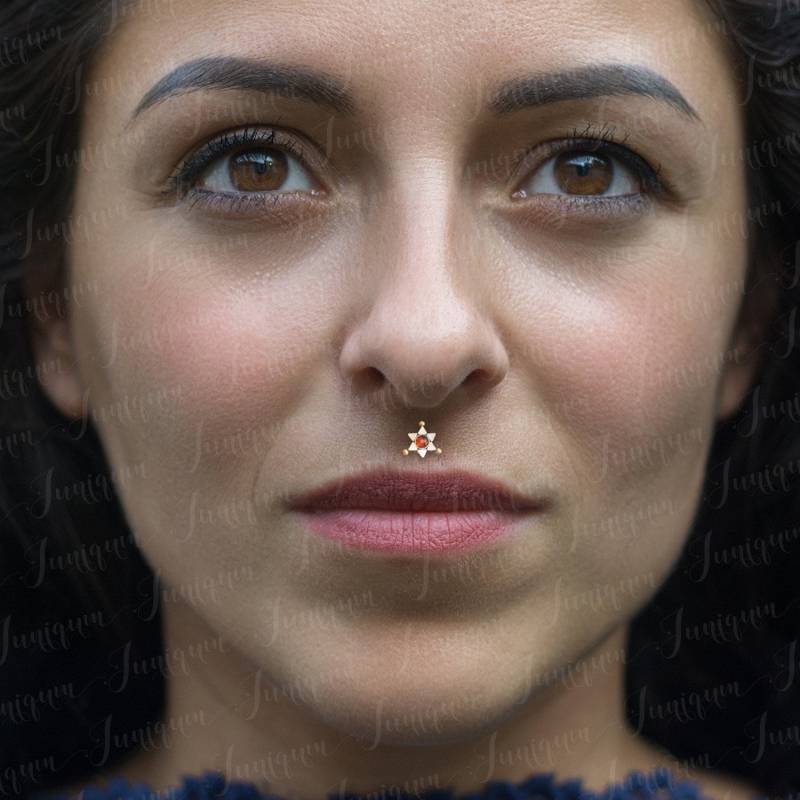 Labradorit Ohrstecker Aus Chirurgenstahl. Lippen Labret Schmuck. Lippenring 16 Gauge. Philtrum Medusa Lippenstecker. Monroe-Piercing. Flache von Juniqum