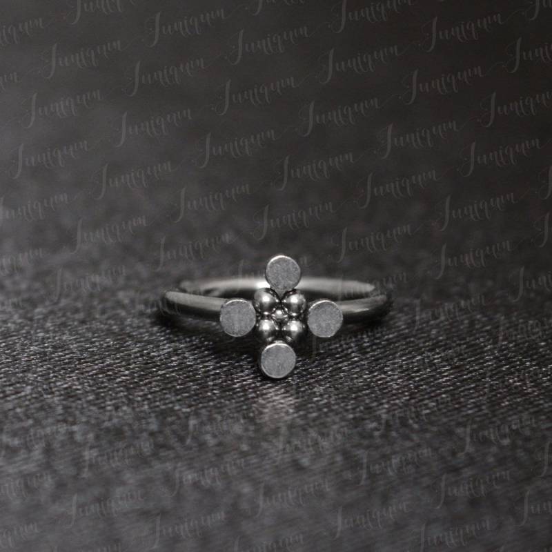 Tragus-Ohrring. Turm-Ohrring. Conch-Ohrring. Vorwärtshelix-Reifen. Knorpelreifen. Rook-Piercing-Schmuck. Tragusreifen Aus Chirurgenstahl von Juniqum