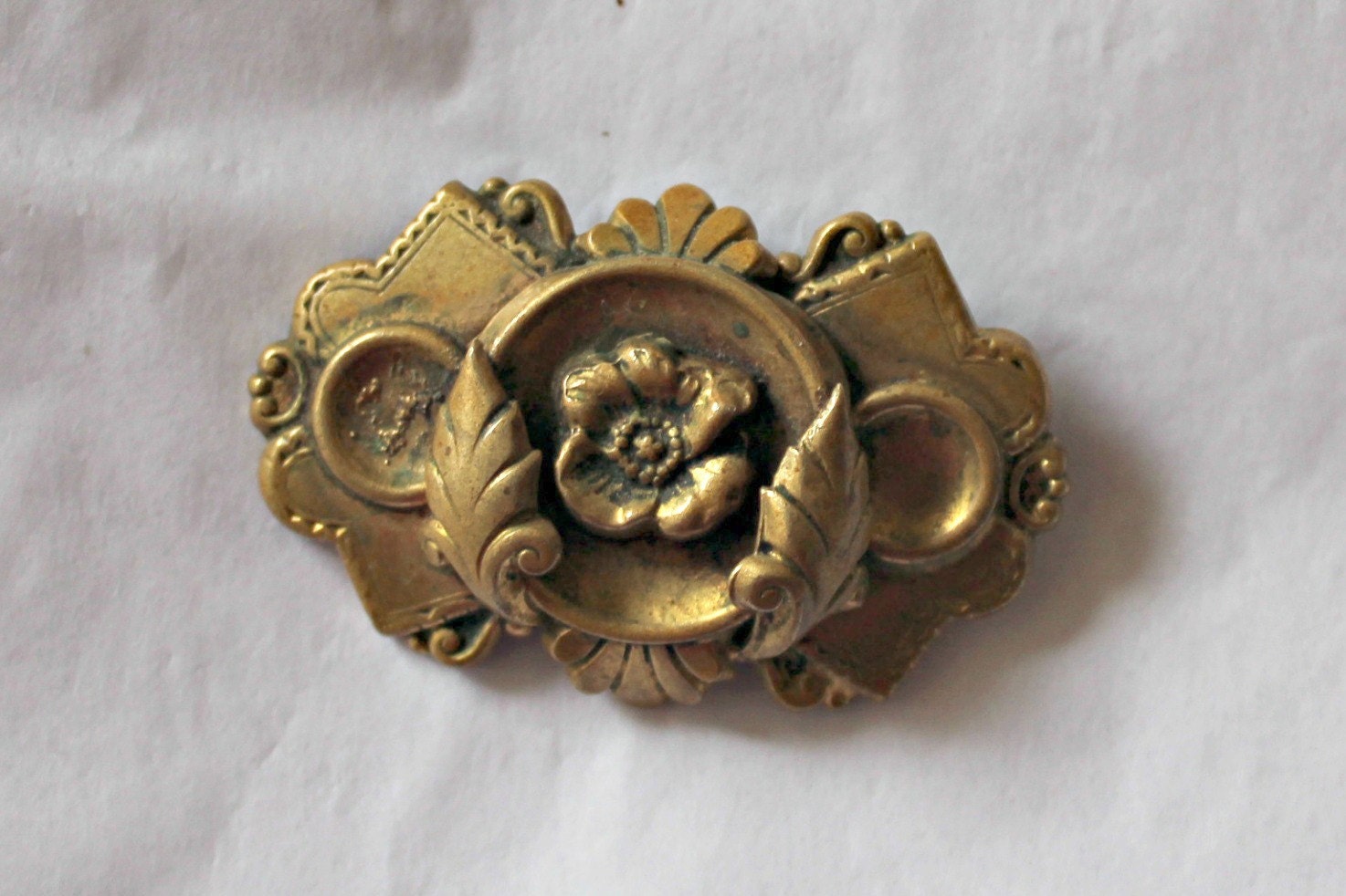 1940Er Jahre Victorian Revival Messing Blumen Anstecknadel - Sehr Hübsche Statement Brosche 1940Er Jahre Victorian Revival Messing Blumen Anstecknadel - Sehr Hübsche Statement Brosche von JunkQueenJellyBean