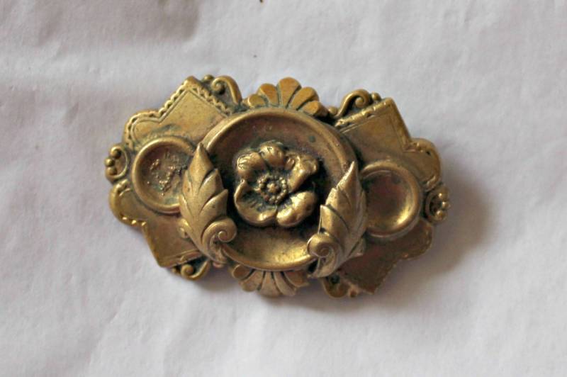 1940Er Jahre Victorian Revival Messing Blumen Anstecknadel - Sehr Hübsche Statement Brosche 1940Er Jahre Victorian Revival Messing Blumen Anstecknadel - Sehr Hübsche Statement Brosche von JunkQueenJellyBean
