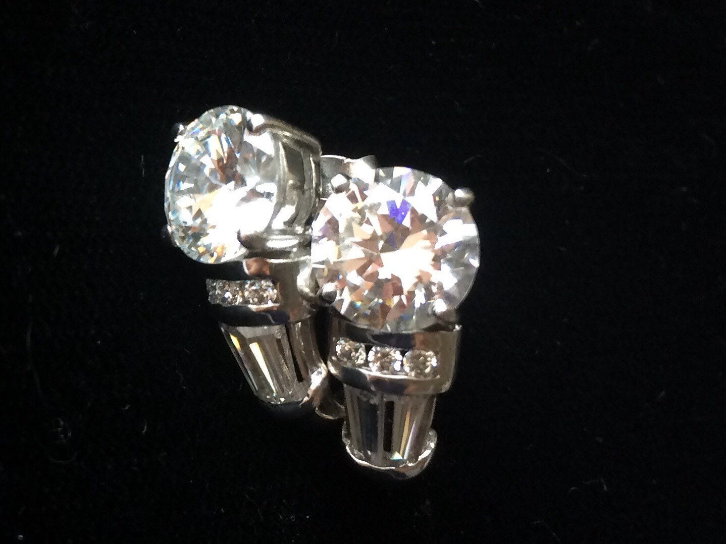 Cz Sterling Silber Ohrringe Wunderschöne Funkelnde Zirkonia Schönheit Cz Sterling Silber Ohrringe Wunderschöne Funkelnde Zirkonia Schönheit von JunkQueenJellyBean