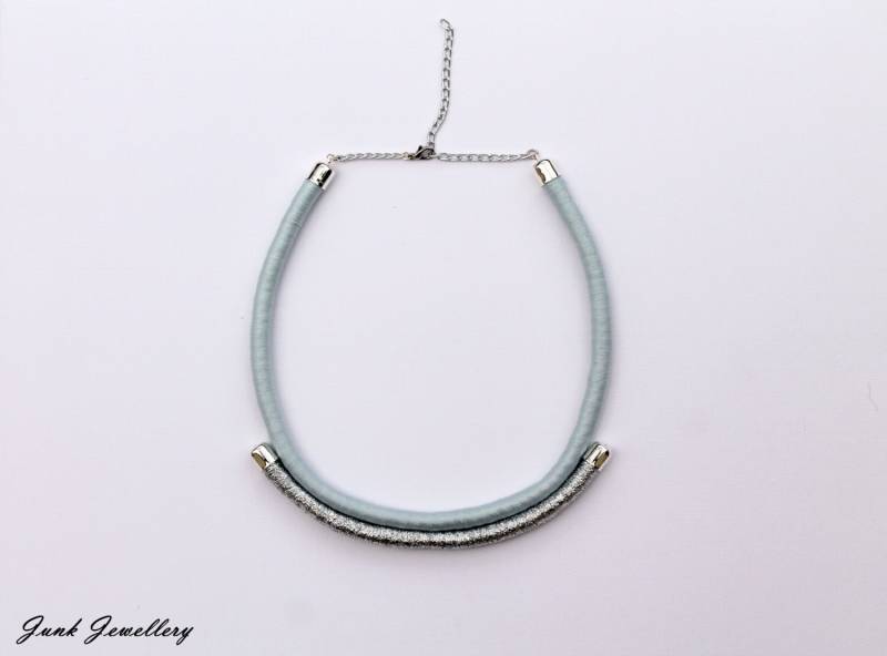 Handarbeit/Aussage Farbe Block Seil Halskette Hellblau Silber von JunkieJ