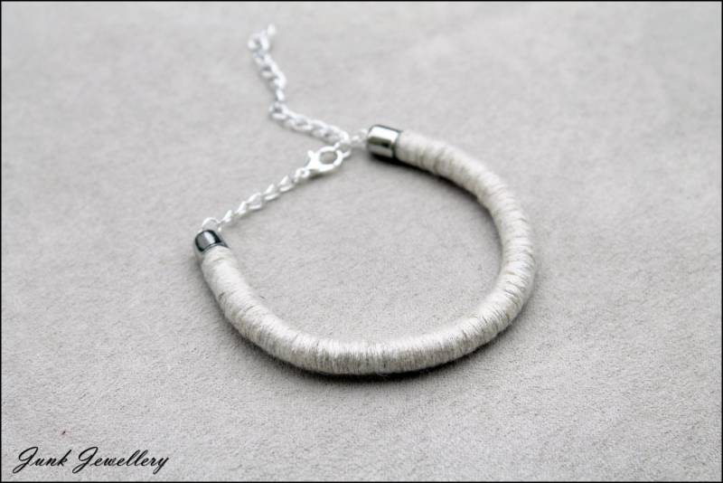 Handgemacht/Minimalistisch Beige Seil Armband von JunkieJ