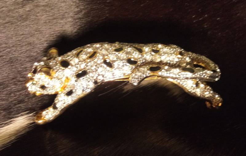 Riesige Funkelnde Bejeweled Gold Leopard Brosche von Juntiqueaux