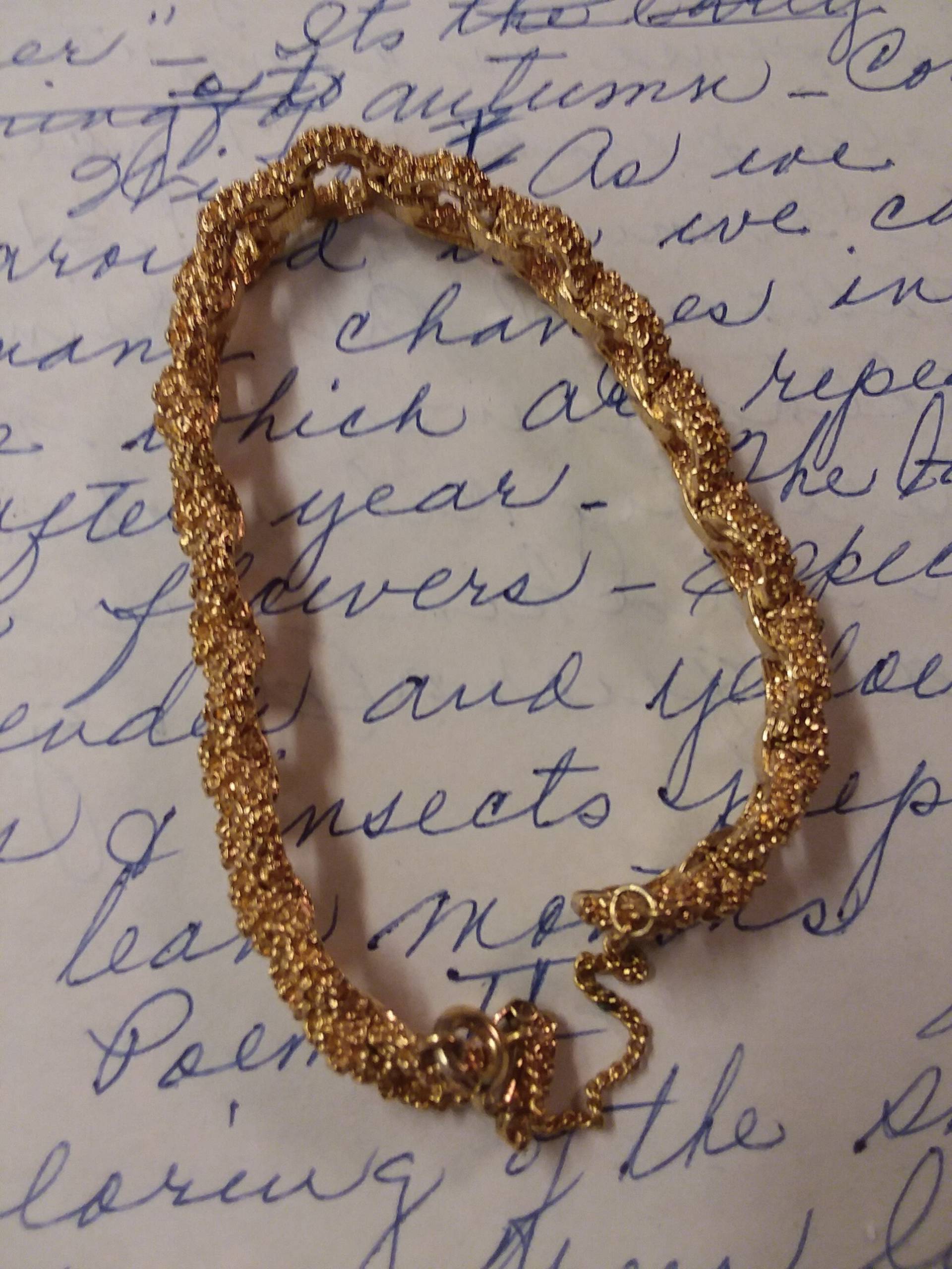 Goldfarbenes Nugget-Gliederarmband Mit Sicherheitsverschluss von Juntiqueaux