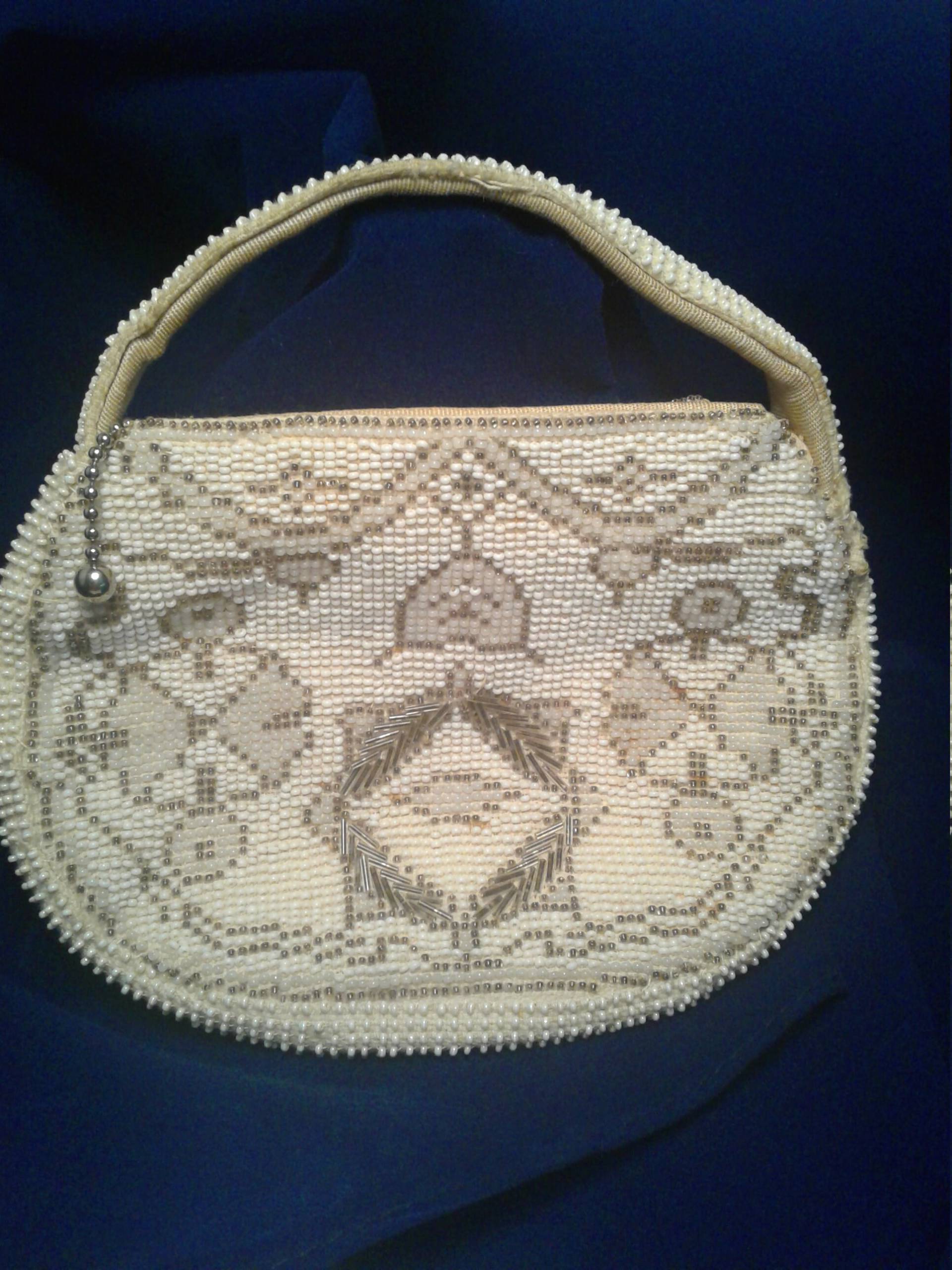 Kleine Reißverschluss Perlen Clutch Bag - Tschechoslowakei von Juntiqueaux