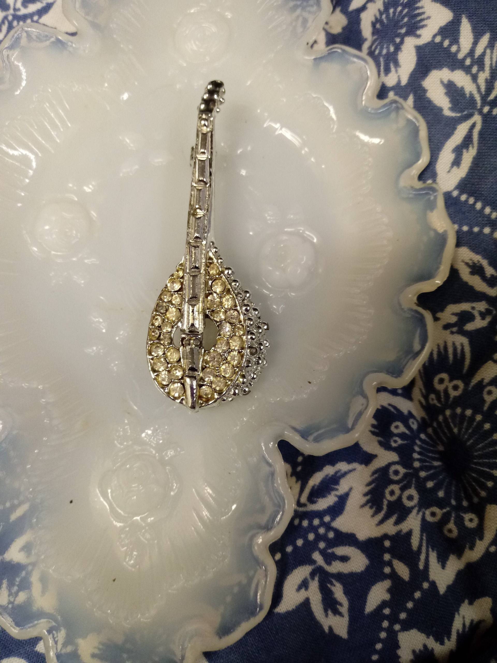 Mandoline Brosche von Juntiqueaux