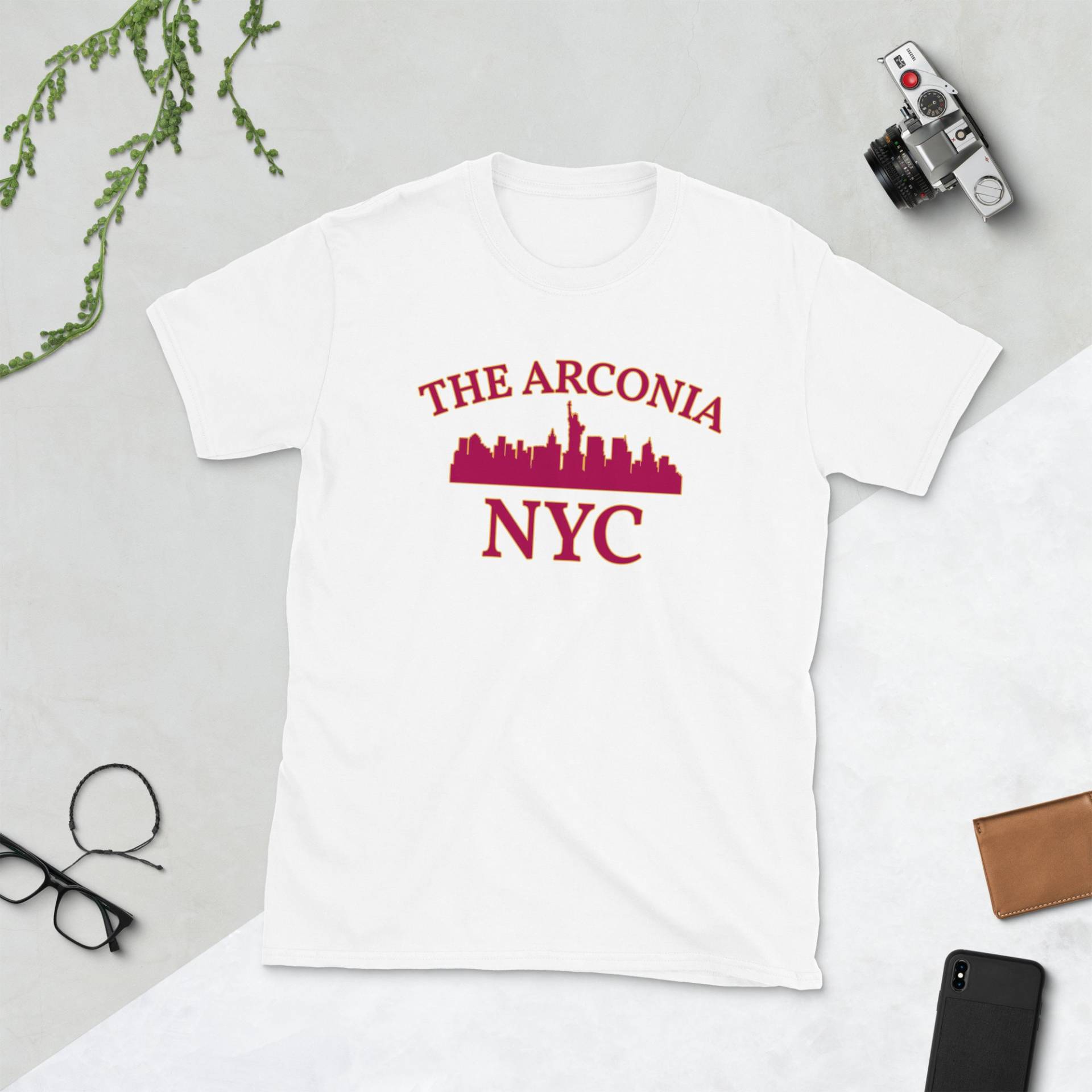 The Arconia Nyc Kurzarm Unisex T-Shirt von JuntoTees