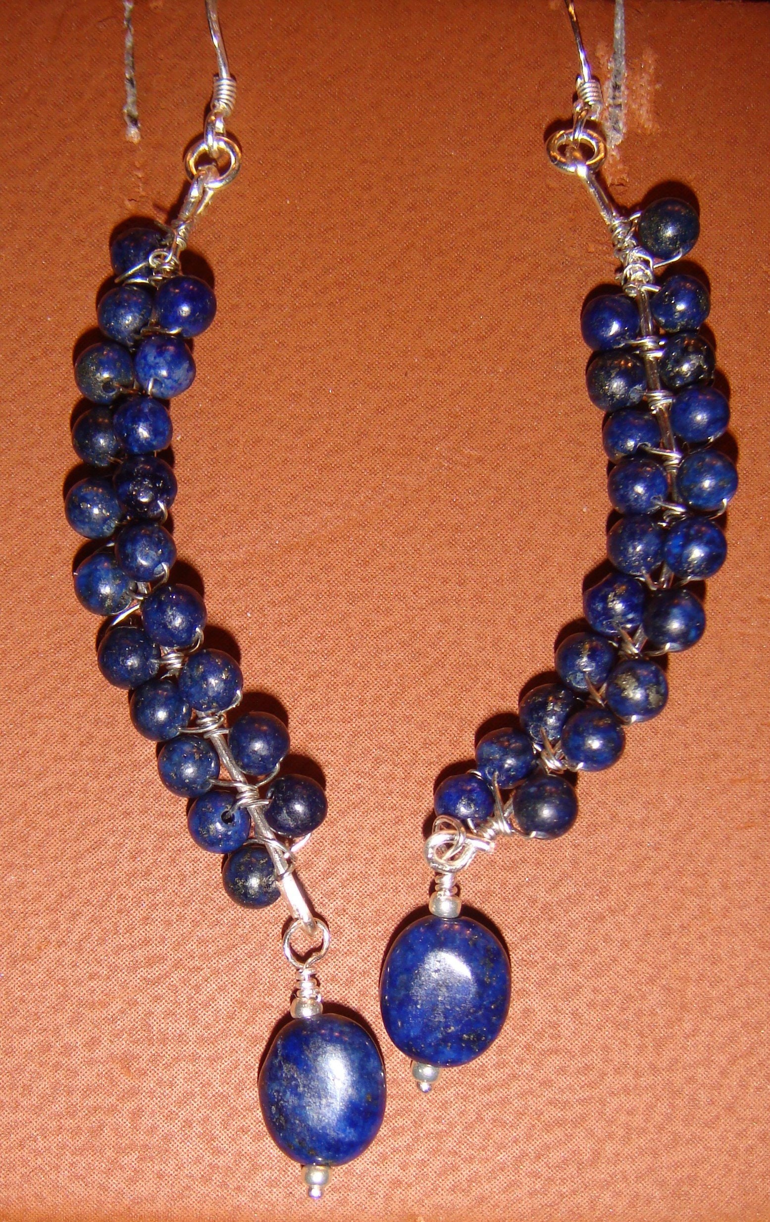 Lapis Und Silber Durchbohrte Lange Ohrringe Lapis Und Silber Durchbohrte Lange Ohrringe von JupiterMoonDesigns