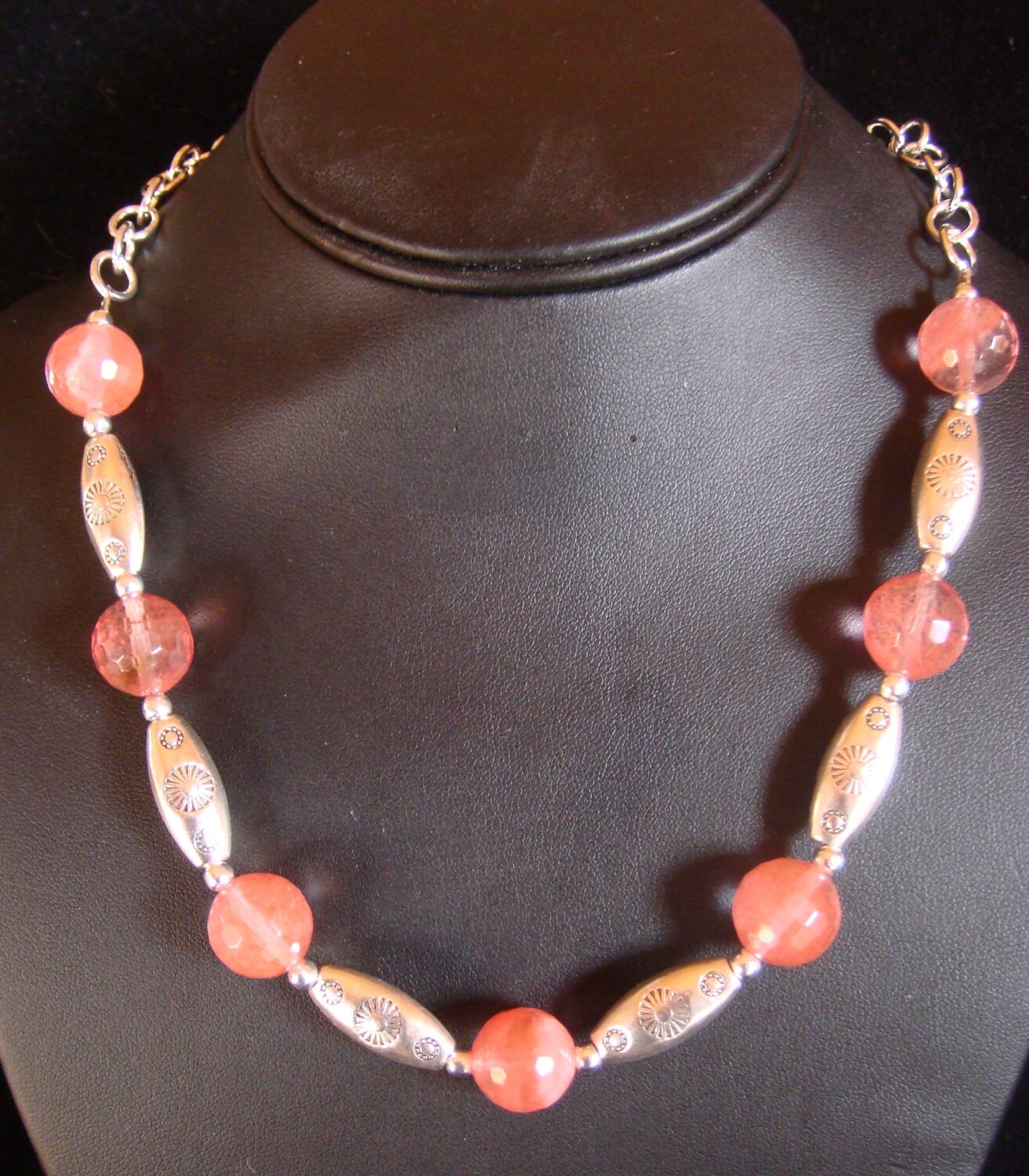 Rosenquarz Perlen Facettiert Mit Zinn Und Kette Rosenquarz Perlen Facettiert Mit Zinn Und Kette von JupiterMoonDesigns