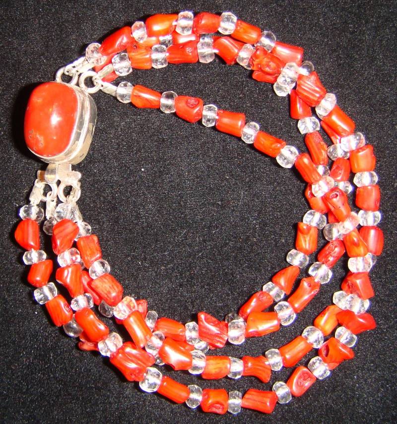 Rote Koralle Und Kristall Multi Strand Armband Mit Benutzerdefinierte Rote Silber Verschluss Rote Koralle Und Kristall Multi Strand Armband Mit Benutzerdefinierte Rote Silber Verschluss von JupiterMoonDesigns
