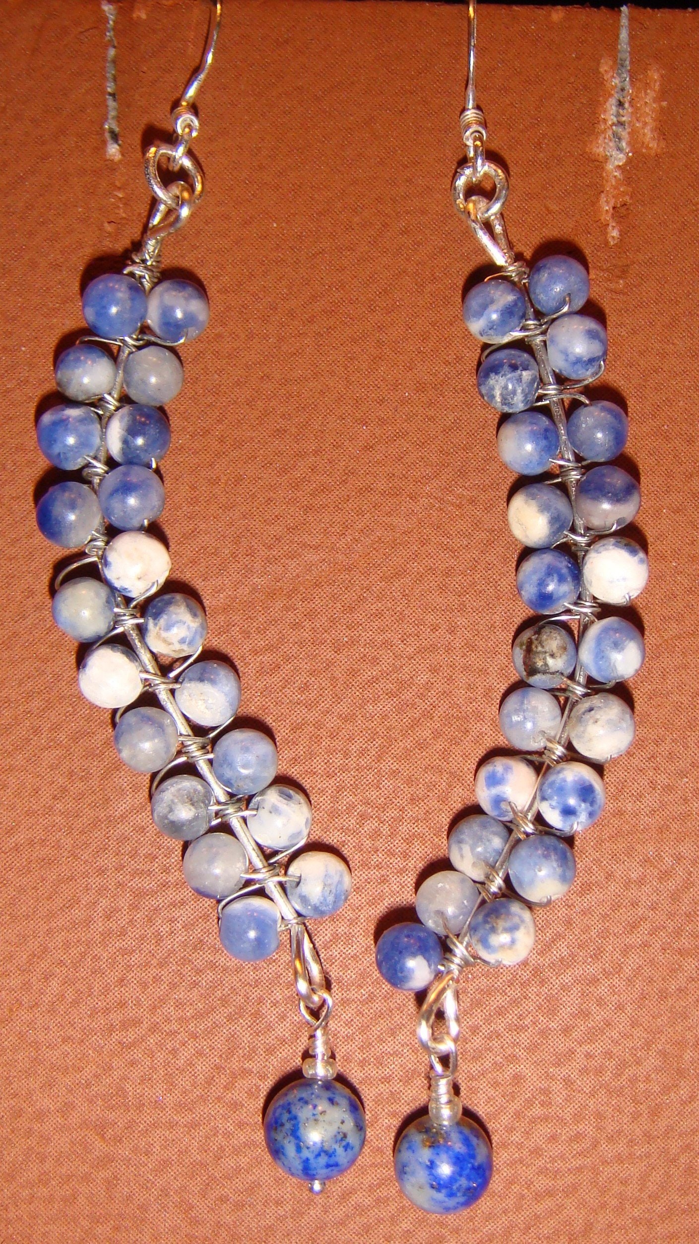 Sodalith Und Silber Lange Baumeln Durchbohrte Ohrringe Sodalith Und Silber Lange Baumeln Durchbohrte Ohrringe von JupiterMoonDesigns