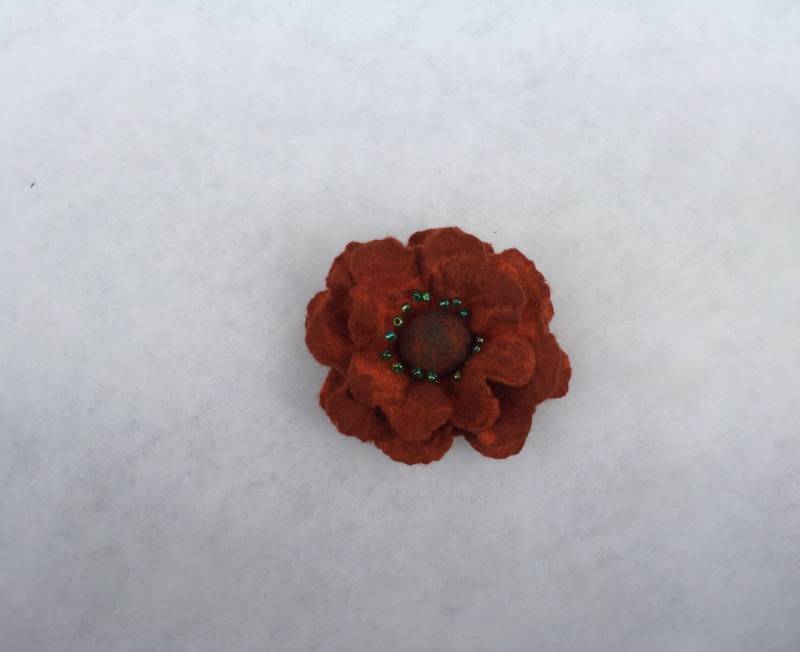 Blumen-Brosche - Gefilzt Gefilzter Blumen Brosche Wolle-Brosche-Rote von JurateDD