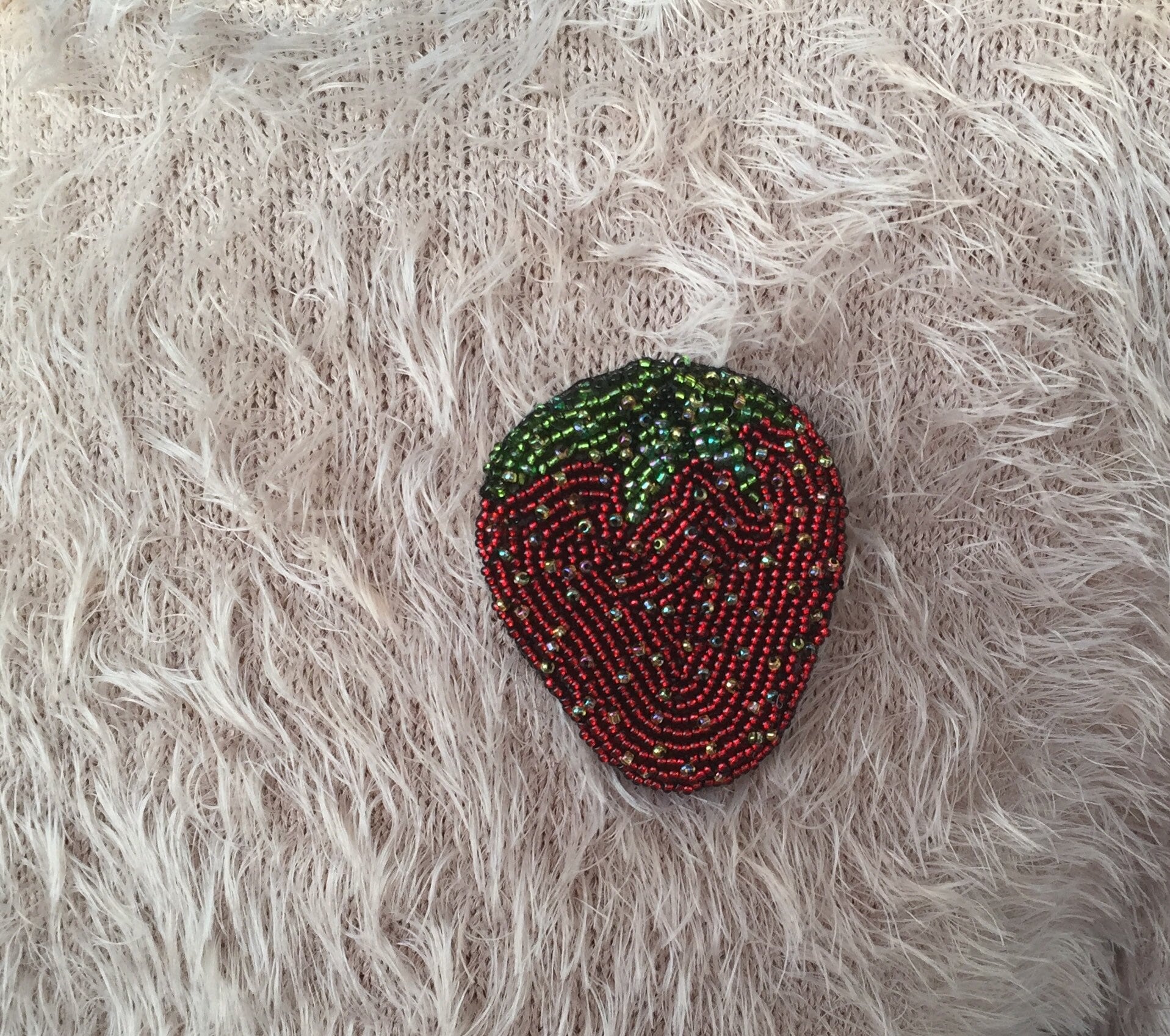 Erdbeere Brosche, Perlen Sommerbrosche Erdbeere Brosche, Perlen Sommerbrosche von JurateDD