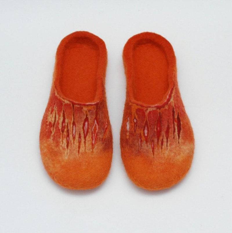 Gefilzte Hausschuhe Für Frauen - Orange & Rote Gekochte Wolle Gemütliches Handgemachtes Geschenk von JurgaFeltLife