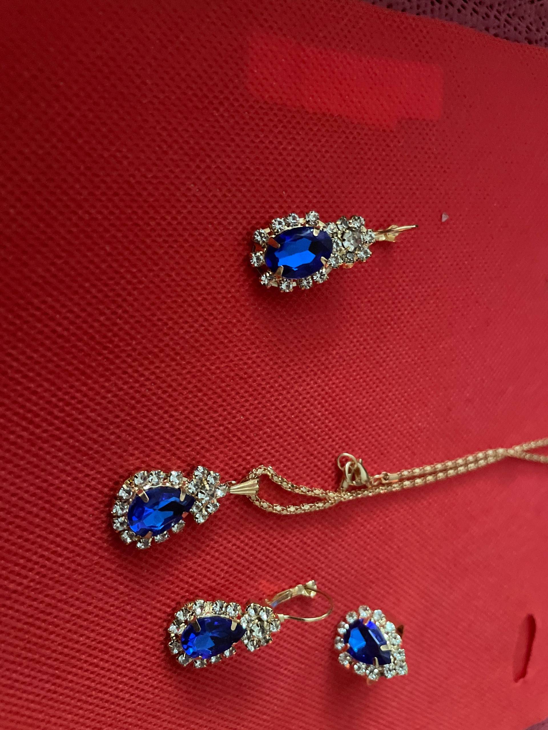 Set Besteht Von Ring Ohrringe Kette Vergold Edel Stal Set Besteht Von Ring Ohrringe Kette Vergold Edel Stal von JurijF
