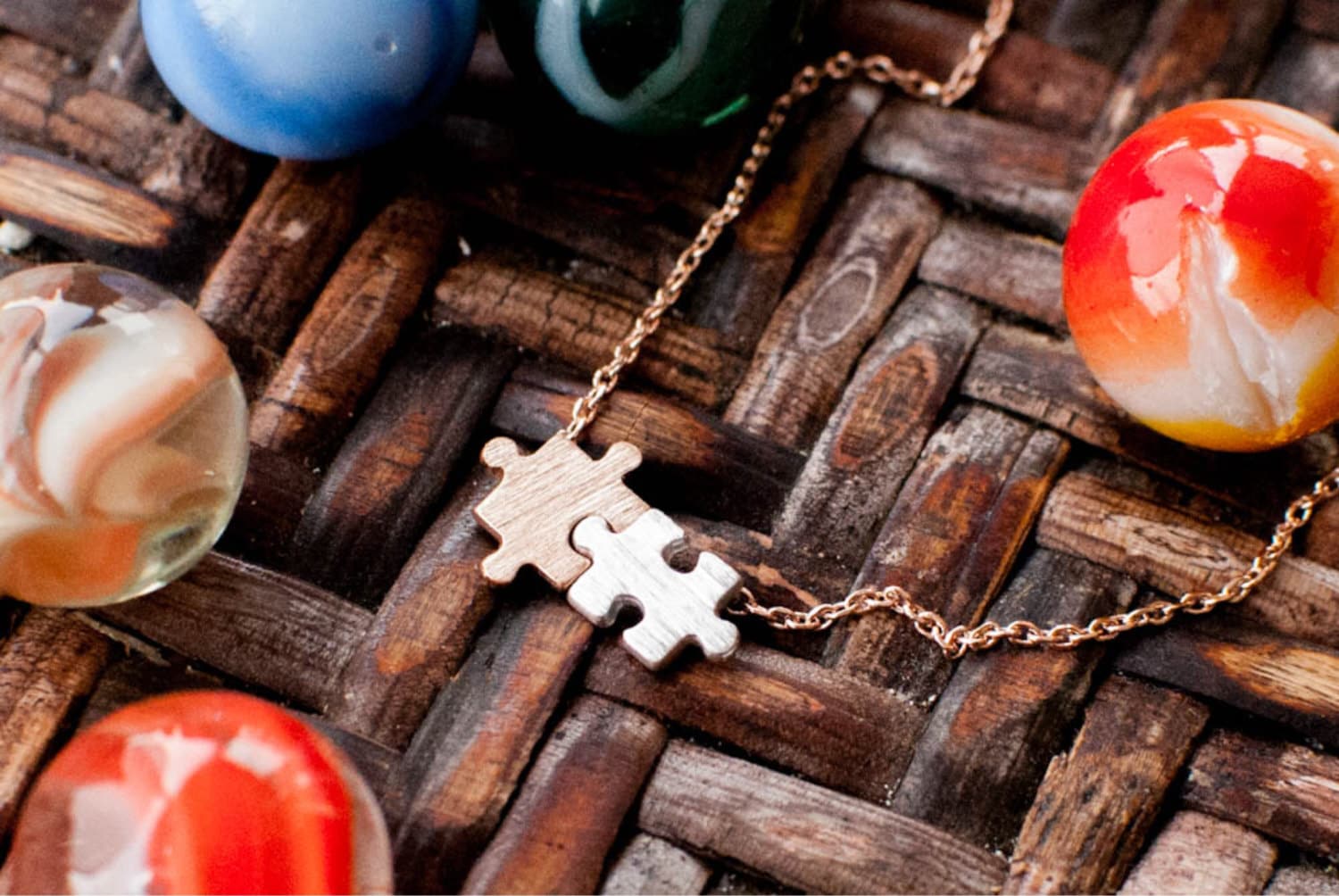 Puzzle-Halskette - Bester Freund Oder Paar Schmuck Sterling Silber Gold Autismus Bewusstsein Geschenk Personalisierter Puzzle Anhänger Puzzle-Halskette - Bester Freund Oder Paar Schmuck Sterling Silber Gold Autismus Bewusstsein Geschenk Personalisierter Puzzle Anhänger von JushShop