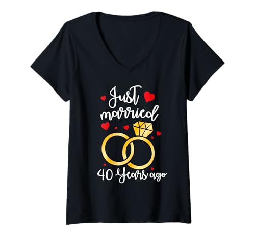 Damen Gerade vor 40 Jahren verheiratet Hochzeitspaar zum 40. Jahrestag T-Shirt mit V-Ausschnitt von Just Married 40 Years Ago Wedding 40th Anniversary
