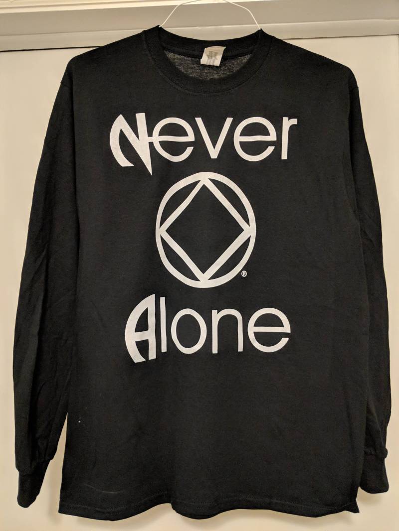 Langarm Never Alone Shirt Langarm Never Alone Shirt von Just4TodayClothing