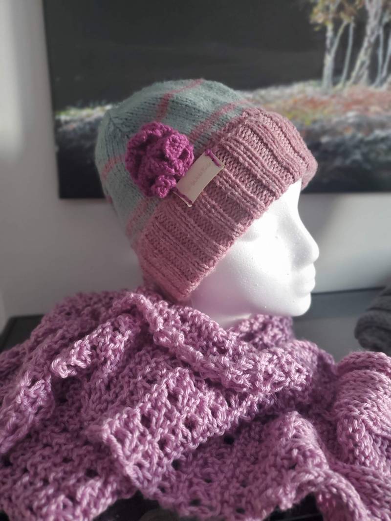 Hand Gestrickte Mütze Für Frauen. Mein Eigenes Design Rose Heather Hand Gestrickte Mütze Für Frauen. Mein Eigenes Design Rose Heather von JustAskJackie