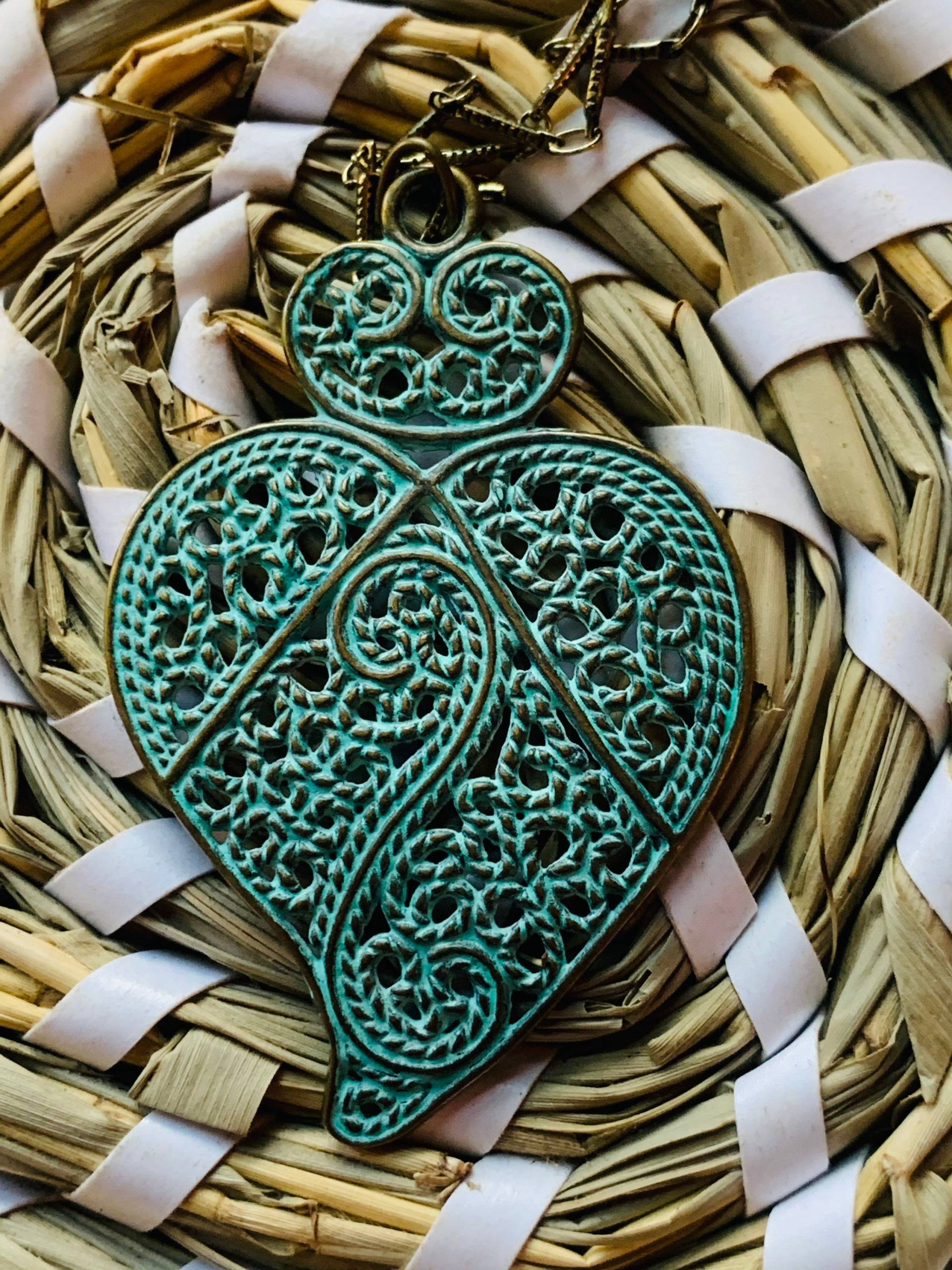 Blau Patina Herz Halskette - Boho Schmuck von JustBeadItByDrue