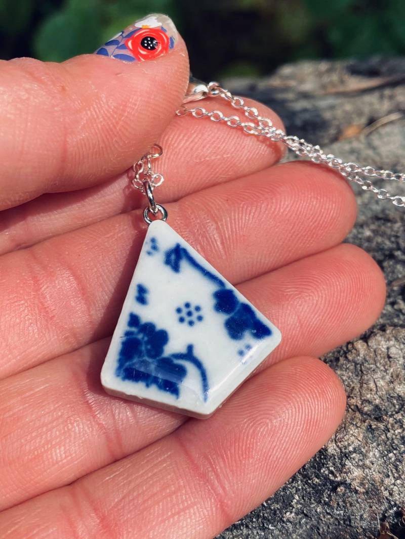Blaue Blumen Mosaik - Anhänger Handmadejewelry Sterling Silber Halskette Justbeaditbydrue von JustBeadItByDrue