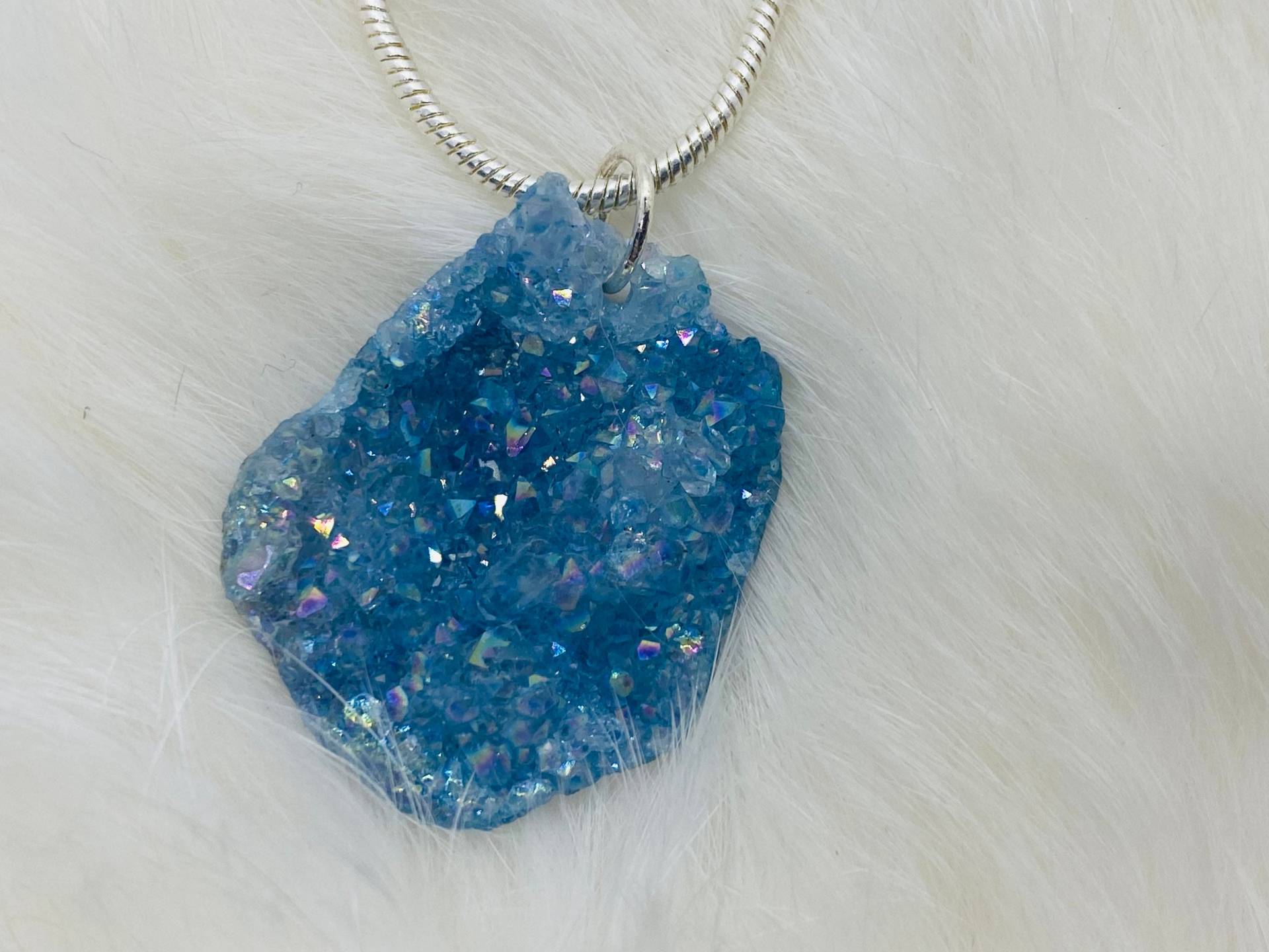 Blaue Druzy Halskette - Kristall Fülle Kristalle Heilkristall Roh Edelstein Schmuck Justbeaditbydrue von JustBeadItByDrue