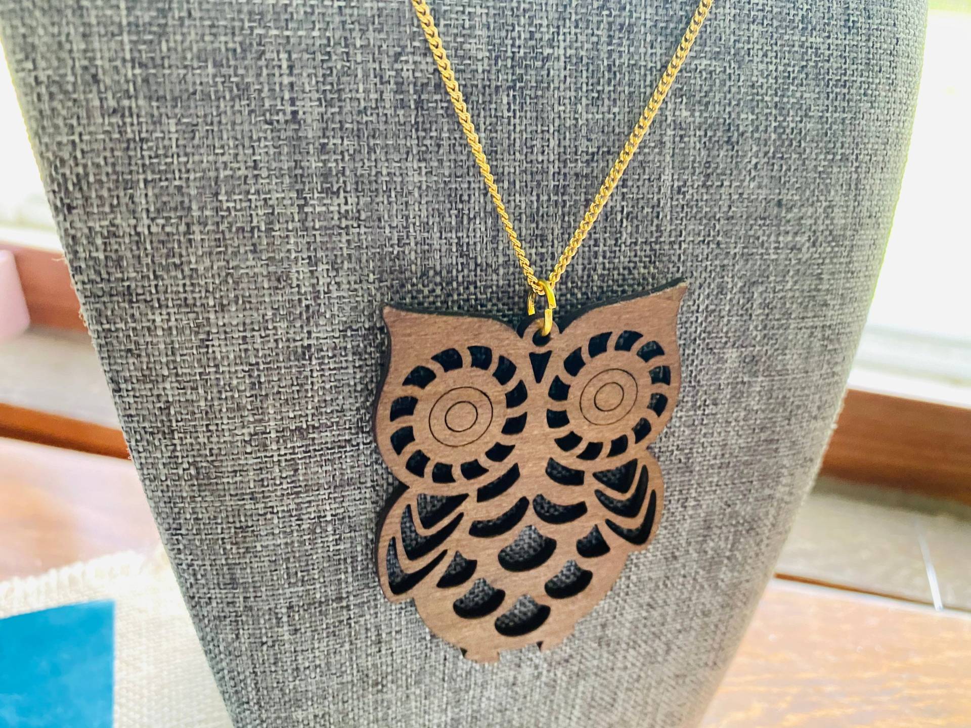Braun Ausschnitt Holz Eule Anhänger - Halskette Schmuck Gold Justbeaditbydrue Braun Ausschnitt Holz Eule Anhänger - Halskette Schmuck Gold Justbeaditbydrue von JustBeadItByDrue