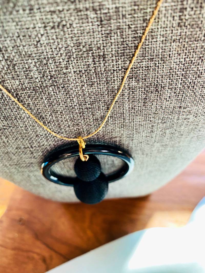 Reifen Halskette - Schwarz Anhänger Justbeaditbydrue von JustBeadItByDrue