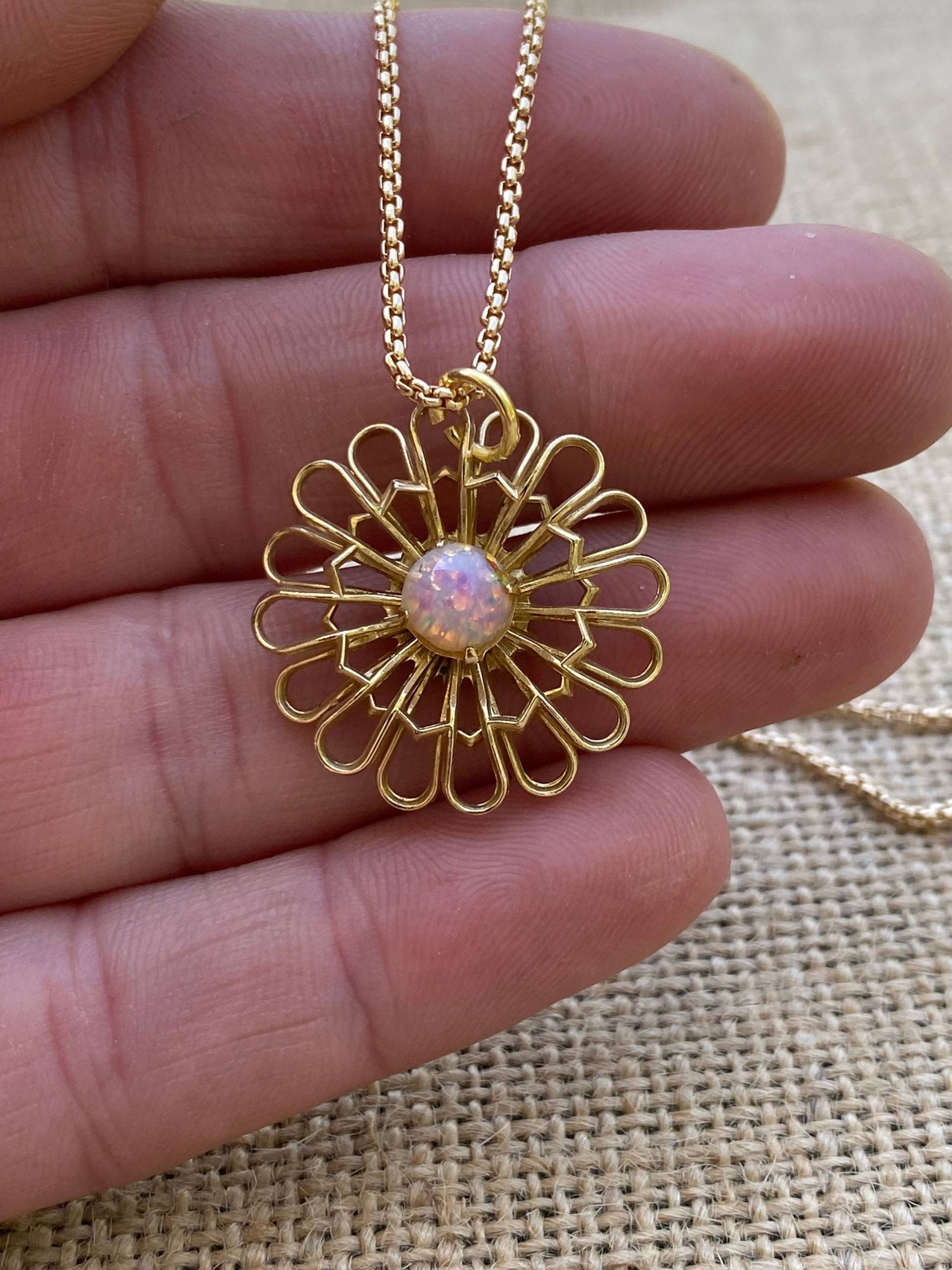 Rosa Opal Blume Halskette - Vintage Edelstein Gold Justbeaditbydrue von JustBeadItByDrue