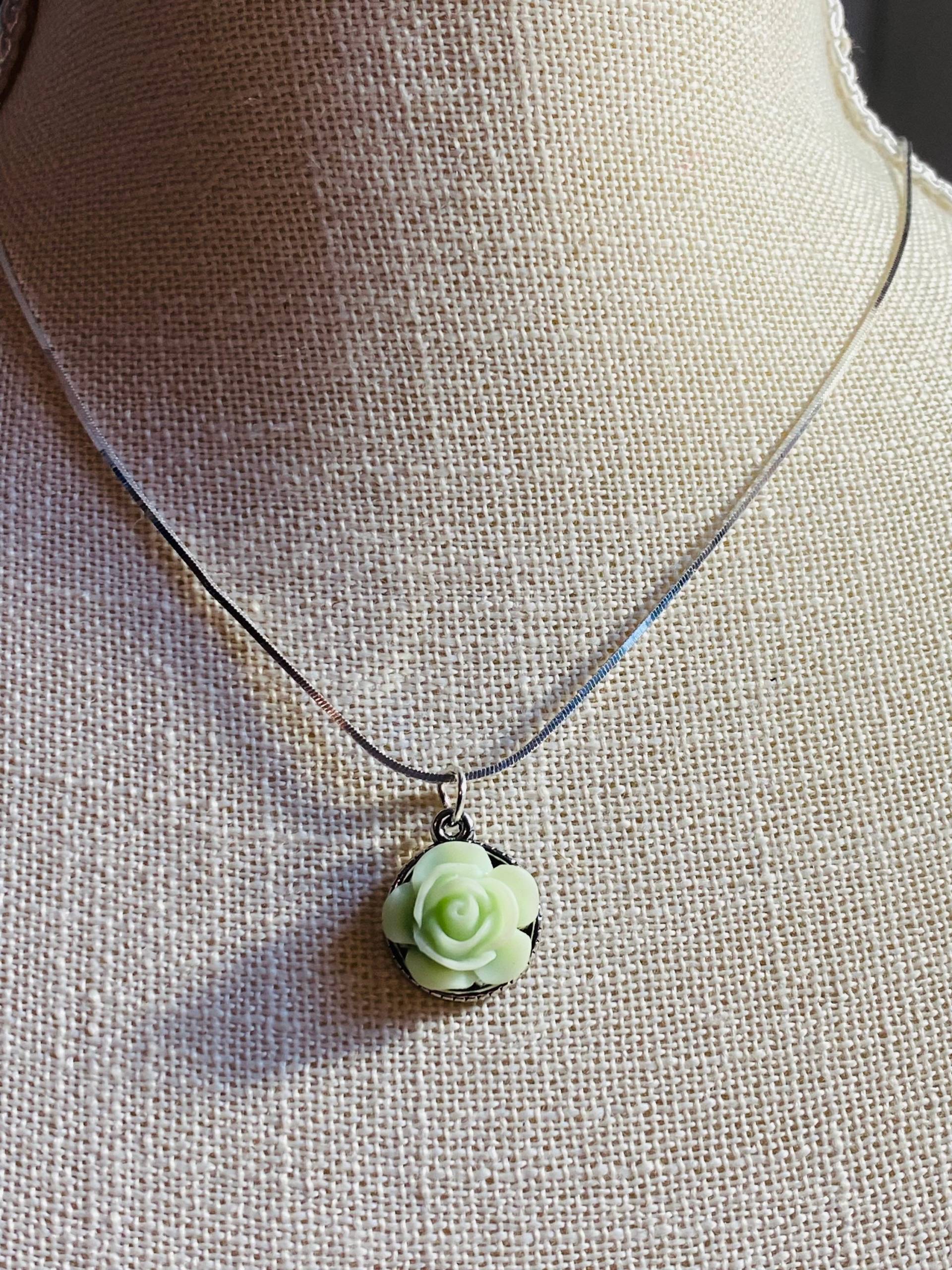 Rose - Rosebud Halskette Sterling Silber Blumenschmuck von JustBeadItByDrue