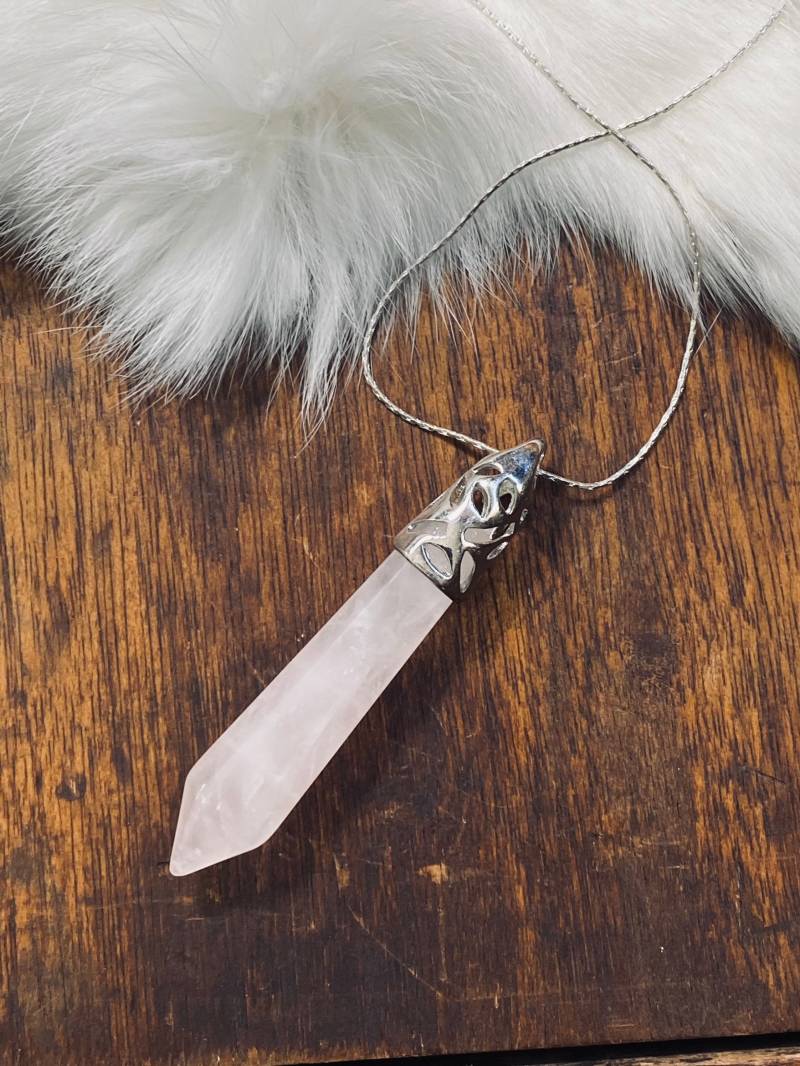Rosenquarz Crystal Point Anhänger - Sterling Silber Halskette von JustBeadItByDrue