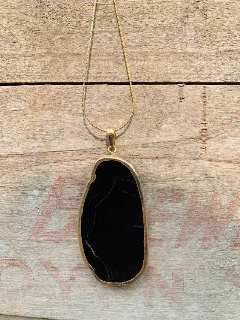 Schwarz Achat Halskette Rohstein Geode, Boho Schmuck von JustBeadItByDrue