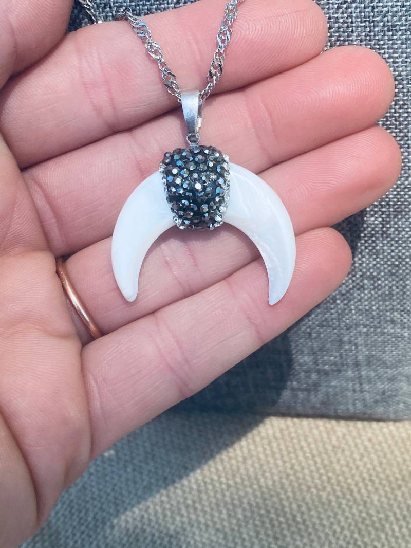 Shell-Anhänger - Halbmond Horn Metall Verschönerung Wrap Sterling Silber Halskette Justbeaditbydrue von JustBeadItByDrue