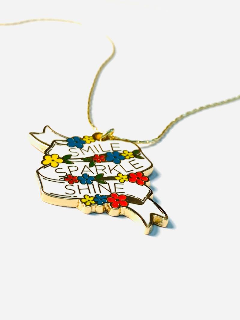 Smile Sparkle Shine Halskette Inspirierender Blumenschmuck von JustBeadItByDrue