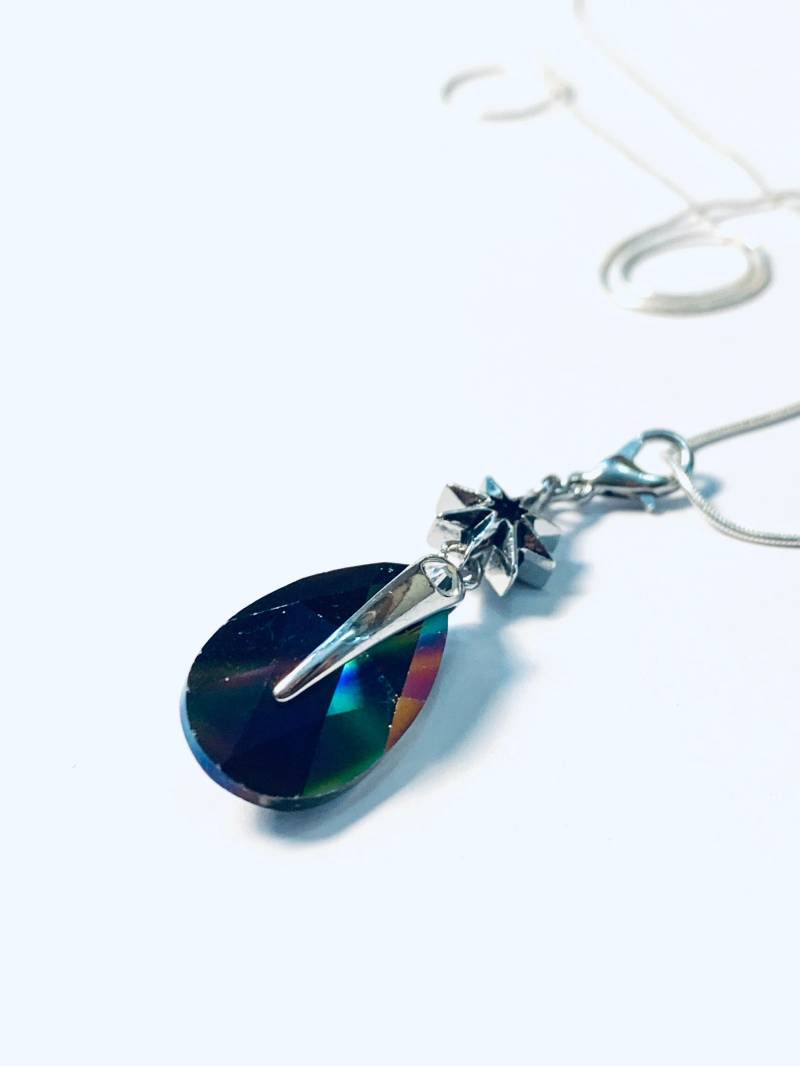 Swarovski Kristall Sterling Silber Halskette Dunkler Regenbogen Spike Anhänger von JustBeadItByDrue