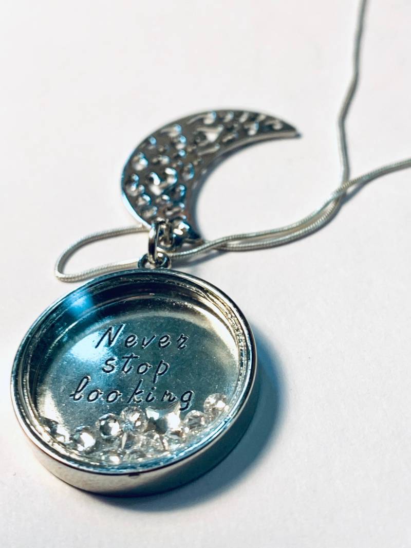 Swarovski Mond Anhänger - Crystal Necklace Never Stop Looking Up Filled Charm von JustBeadItByDrue