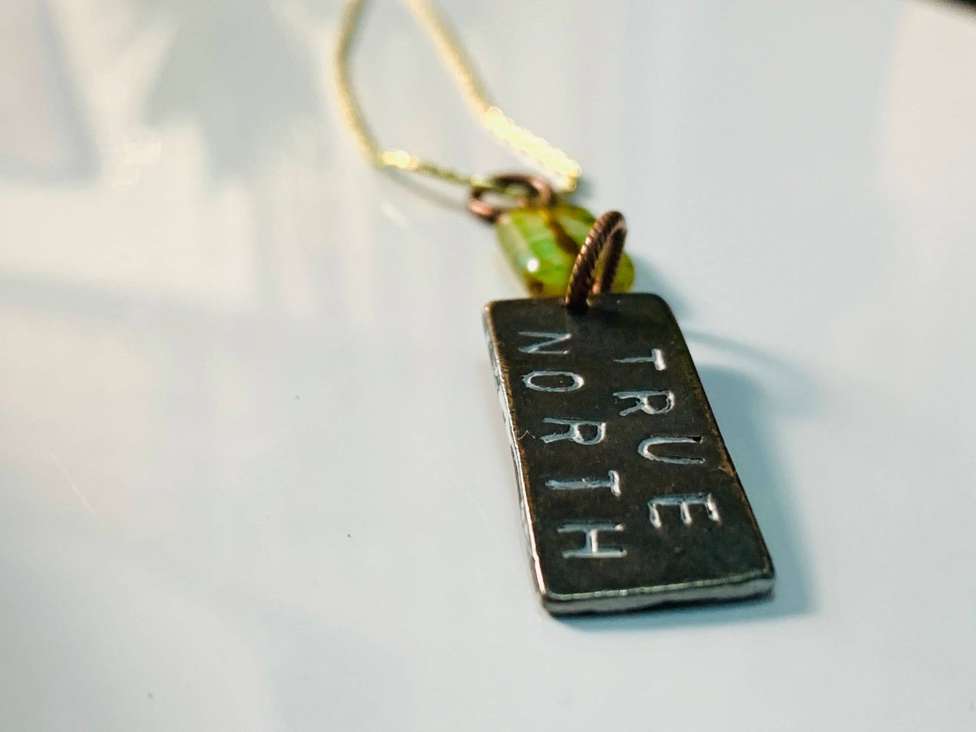 True North Handgestempelte Anhänger Halskette - Wanderlust Schmuck von JustBeadItByDrue