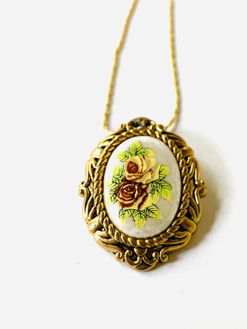Vintage Blumenanhänger - Antike Bronze Halskette Schmuck Gold Filigrane Grenze Justbeaditbydrue von JustBeadItByDrue