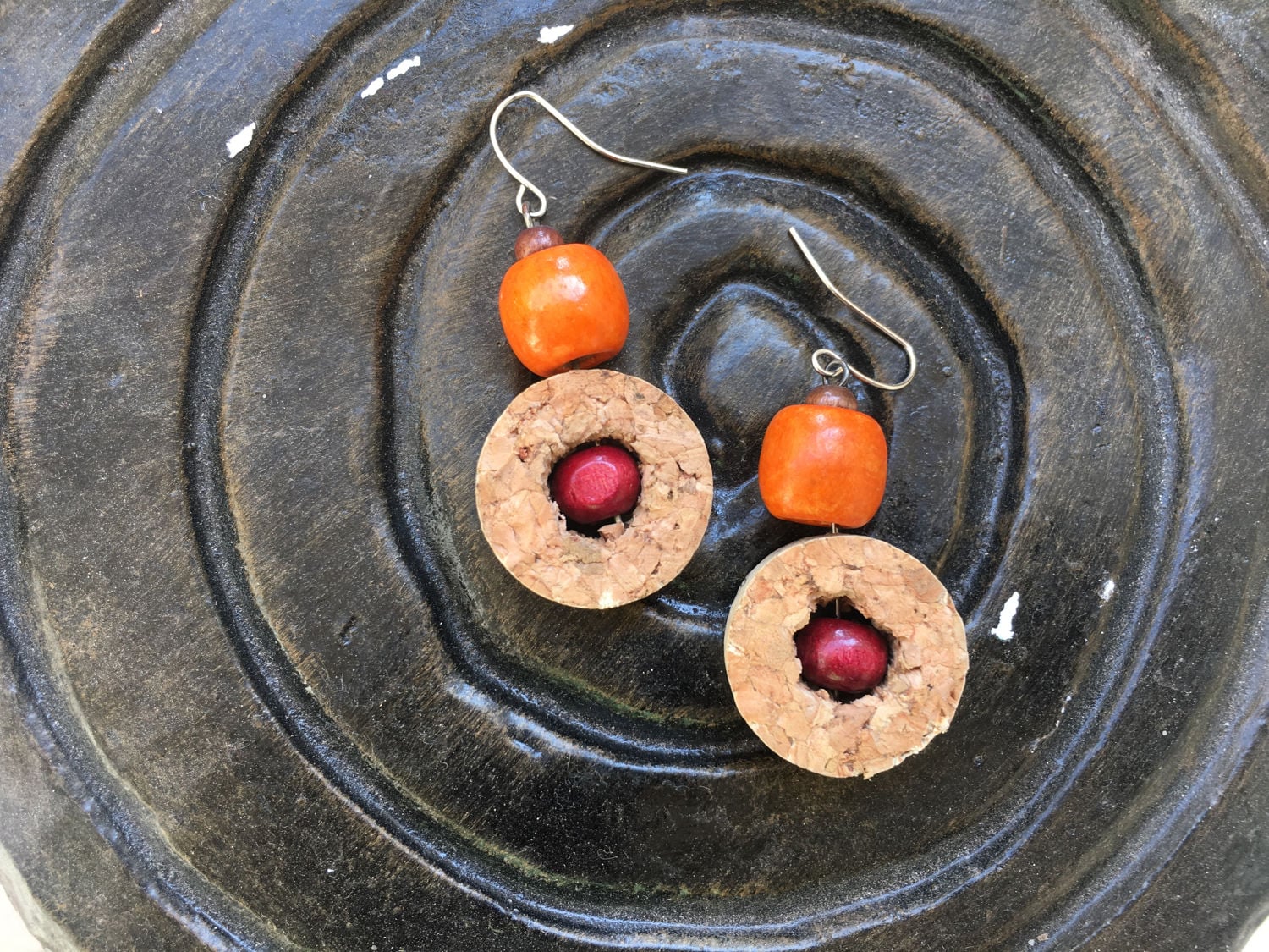 Weinkorken Ohrring | Perlen Schmuck Nachhaltiger Indo Western Boho von JustCrapp