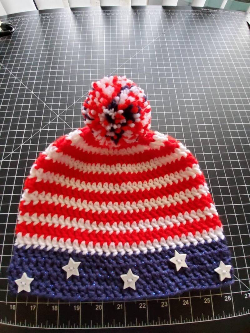 Rot, Weiss & Blau Beanie Rot, Weiss & Blau Beanie von JustCreatedbyRenee